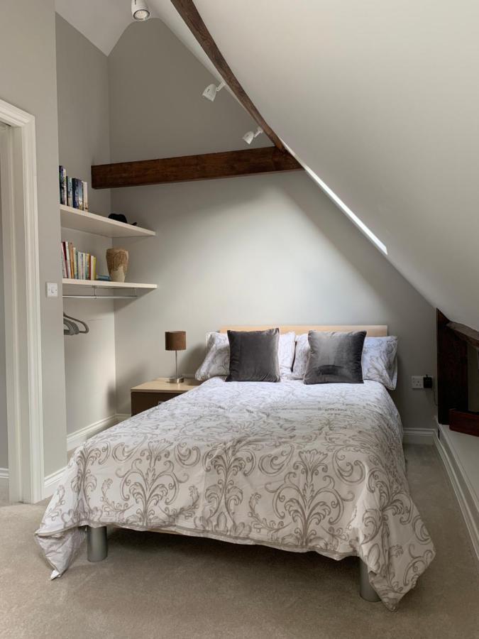 The Barn House Cranleigh Exterior foto